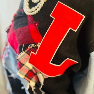 SOLD🔥🔥🔥Upcycled V neck black sweater with denim sleeves